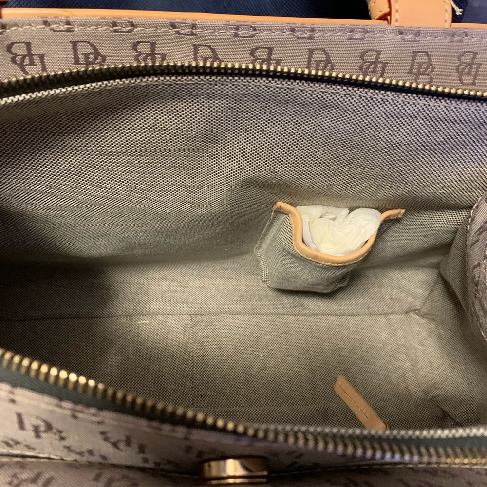 BNWT Dooney & Bourke Buckle Satchel 👜 Authentic Rare - Picture 10 of 10